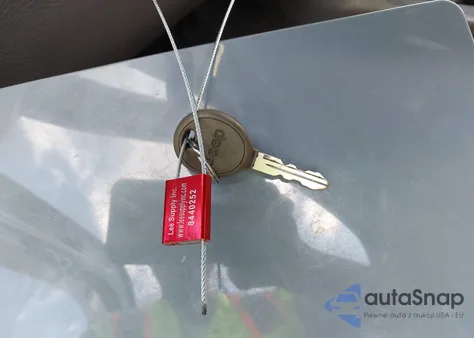 2002 Jeep Liberty Sport z USA, uszkodzony, nr VIN 1J4GK48K32W317934